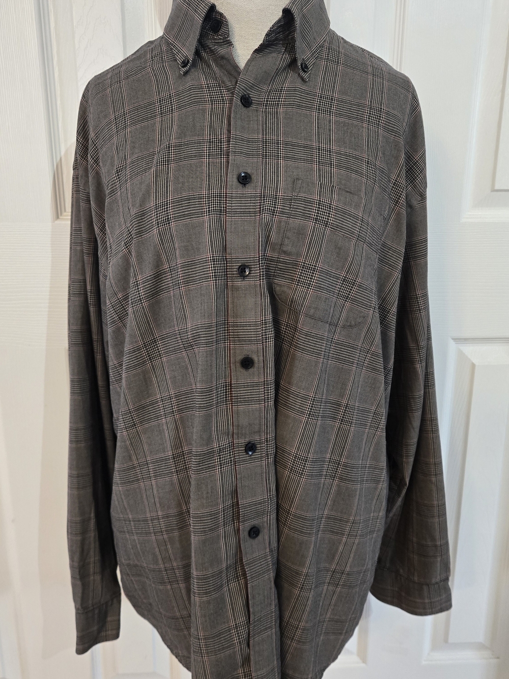 Van Heusen Men’s XL Plaid Button Up Dress Shirt Brown Gray Red 17-17½